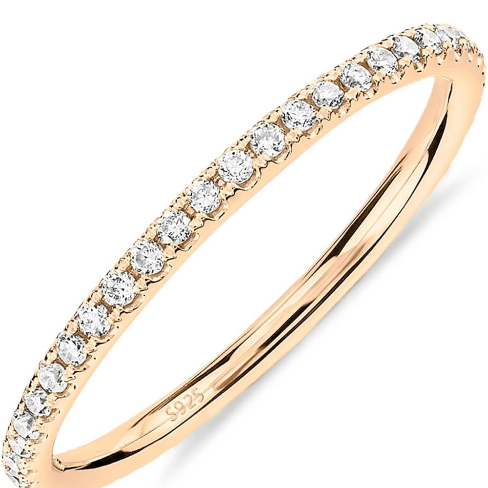 Elegant Gold Diamond Band